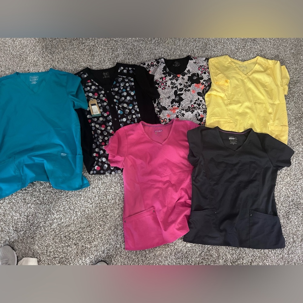 Xl scrub tops - Picture 1 of 1